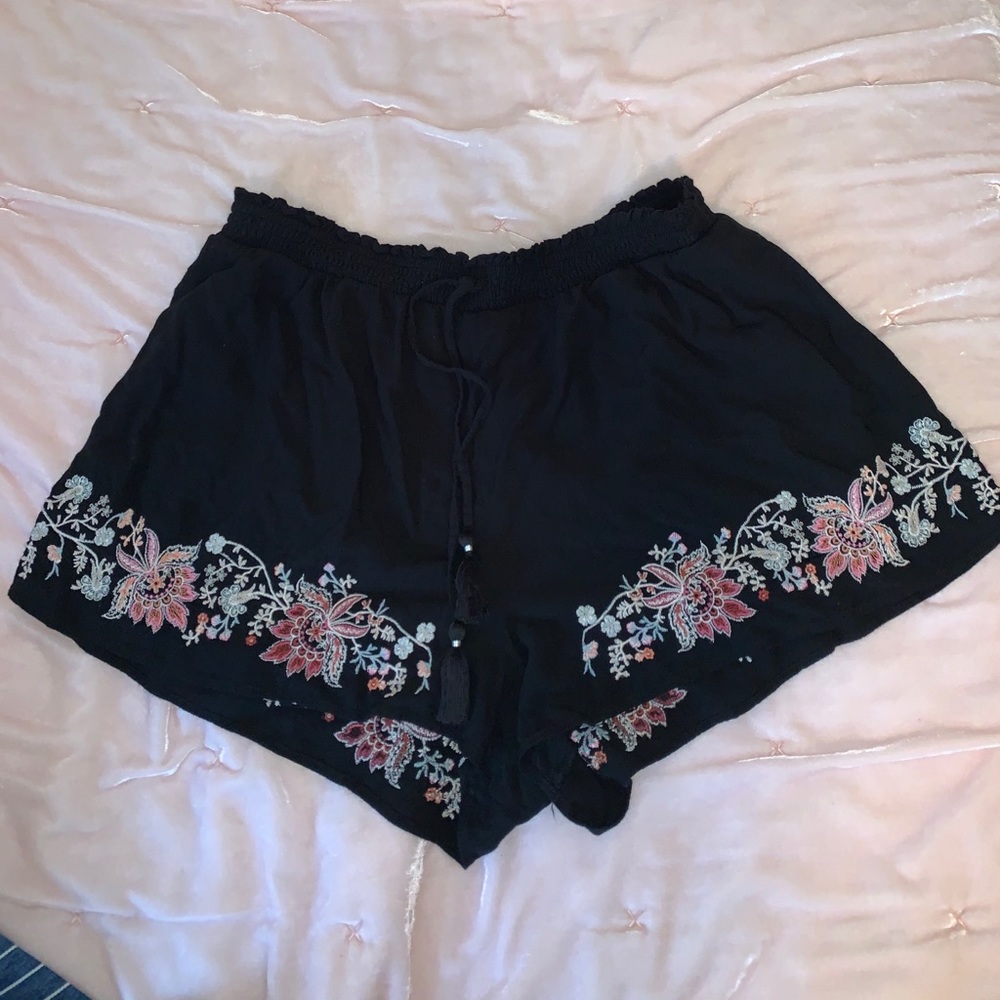 American Eagle flowy shorts